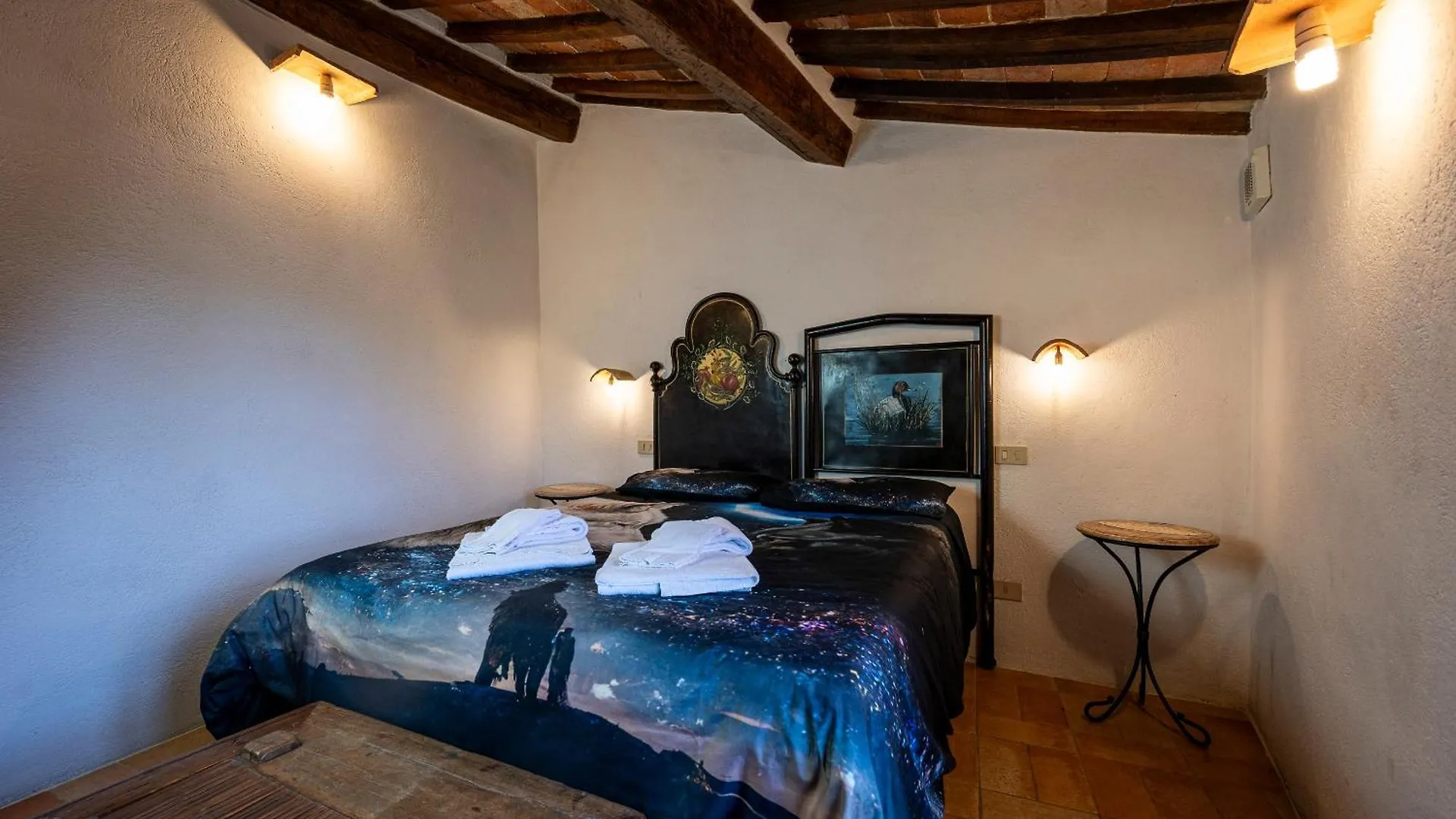 Il Borgo Del Lupo Villa Sarteano 0*,  Italy