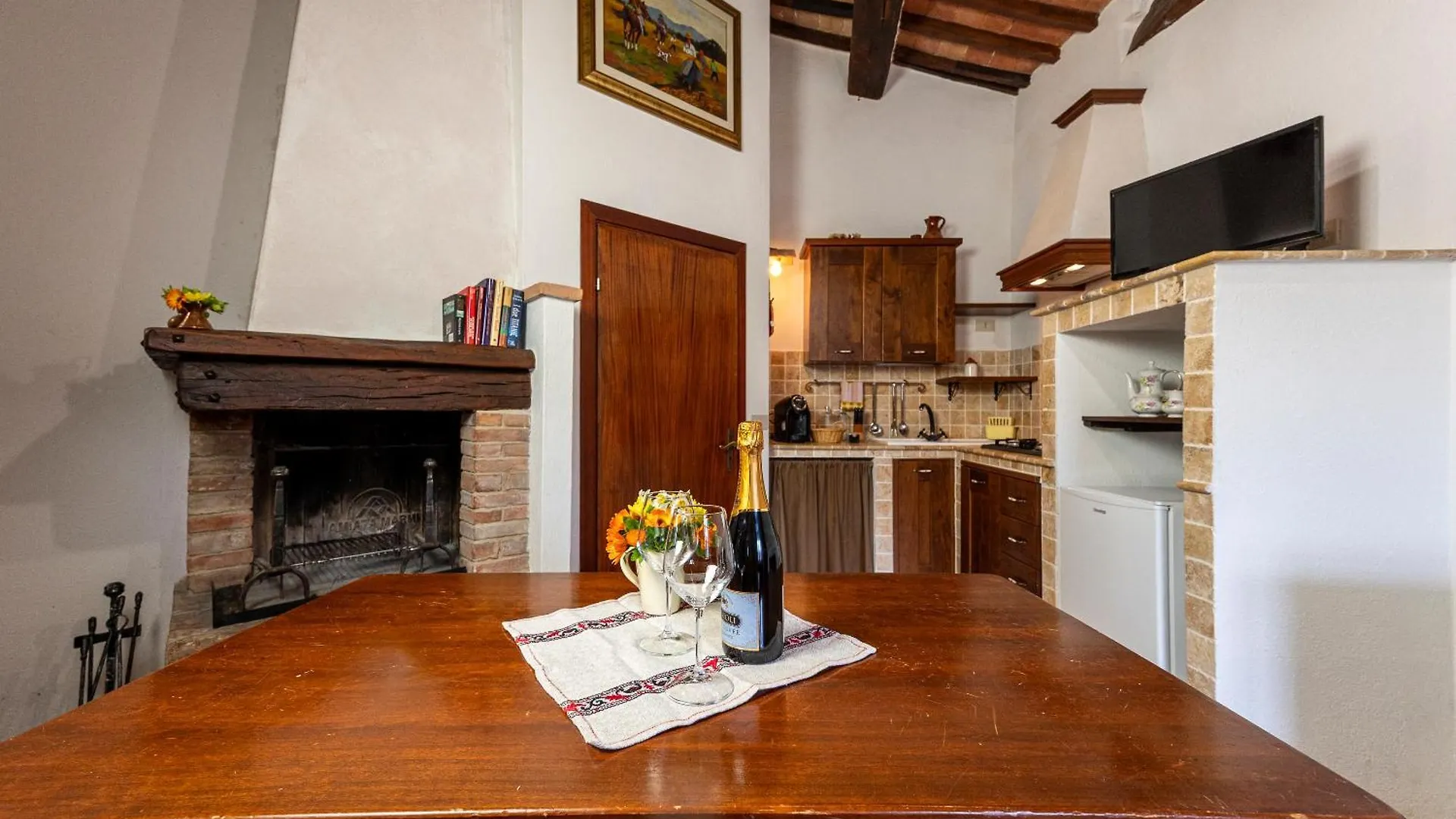 Il Borgo Del Lupo Villa Sarteano Farm stay